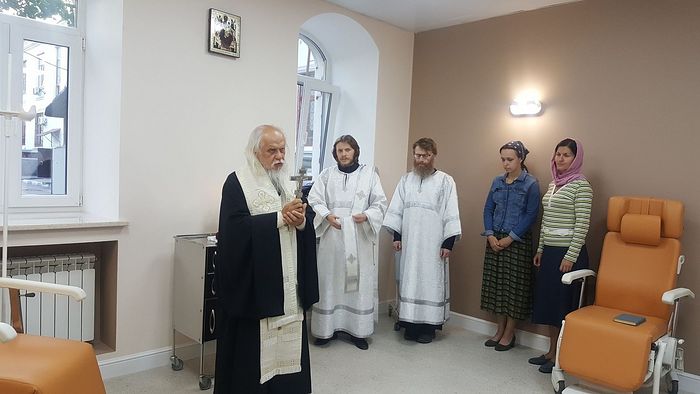В церковной больнице святителя Алексия освятили дневной стационар
